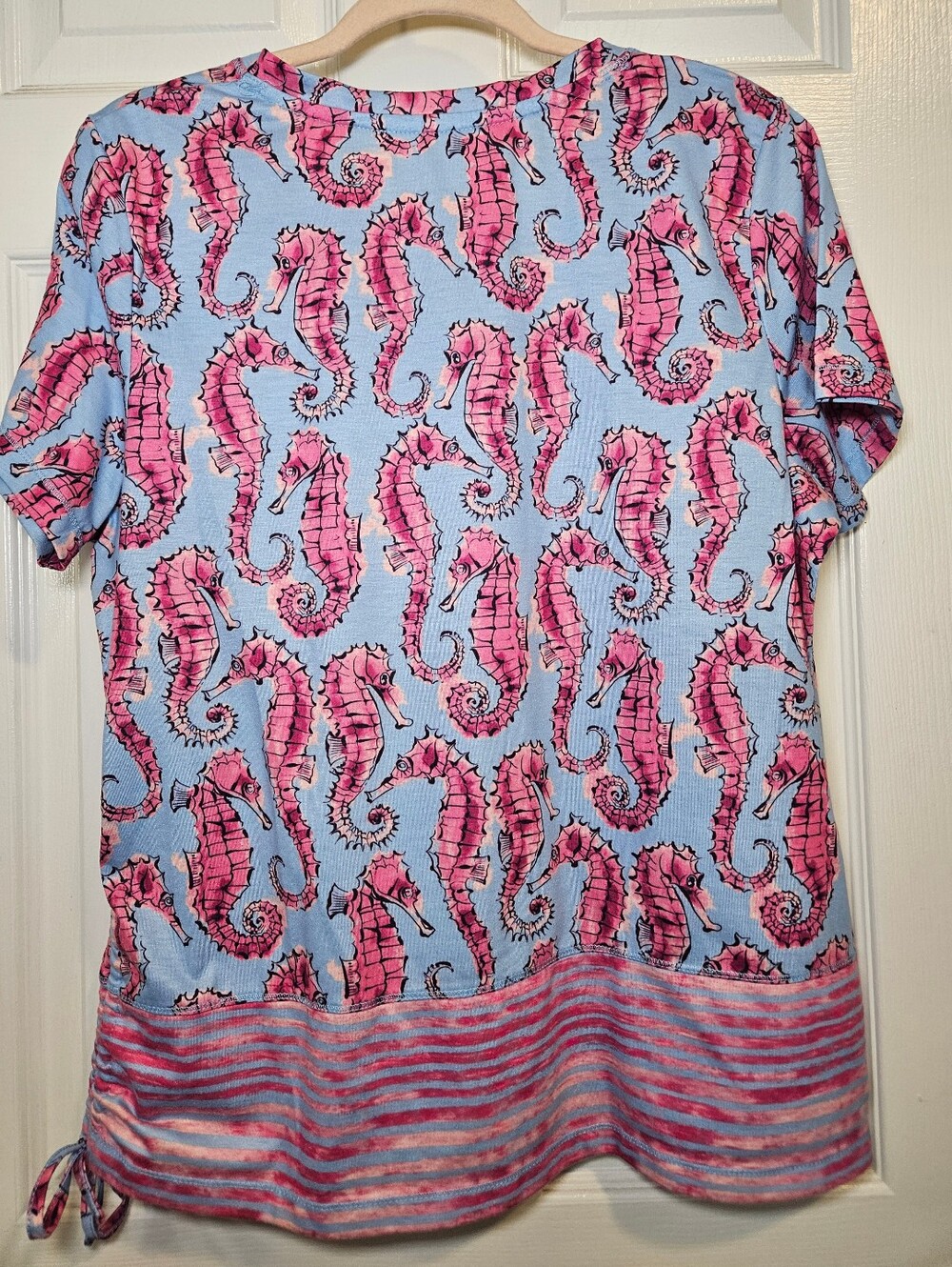 Onque Casuals, Sequin, Ruched, Seahorse Print Short Sleeve V-neck Top. - Picture 2 of 6